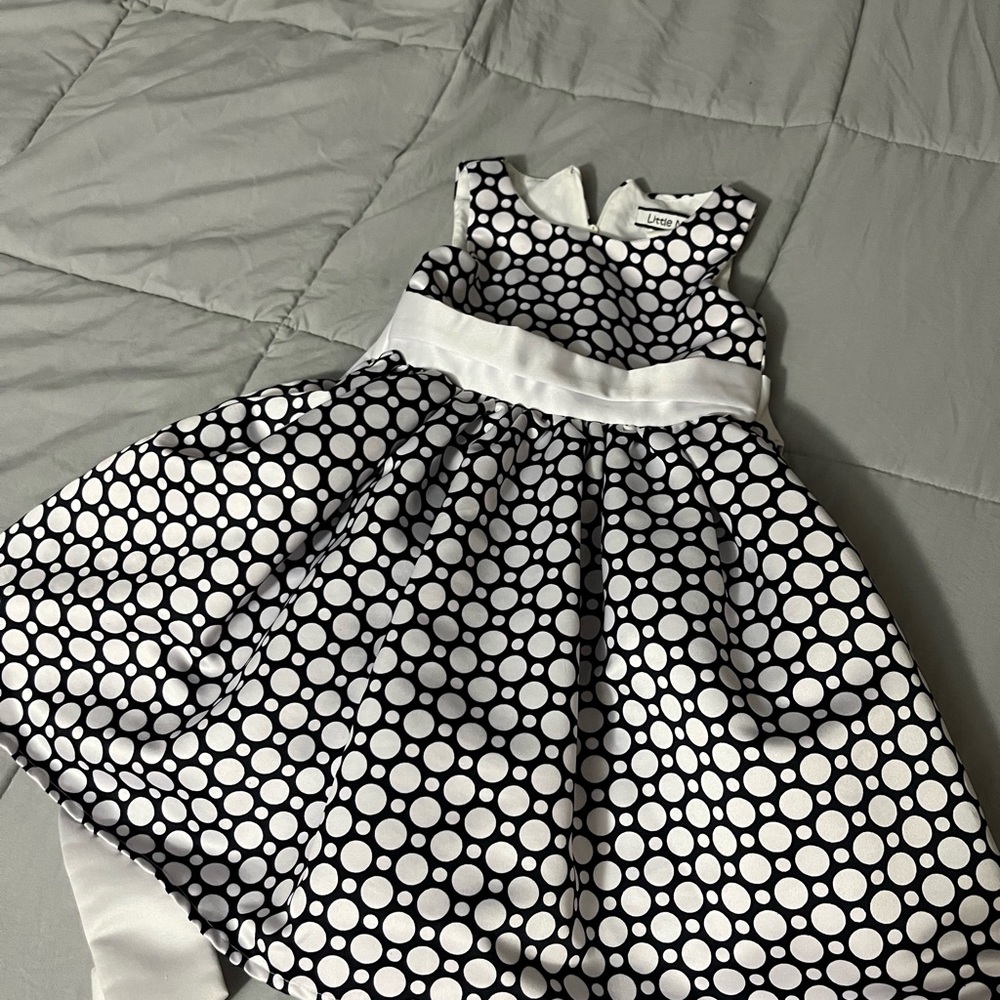 Little Miss Black and White Circle Pattern Dress